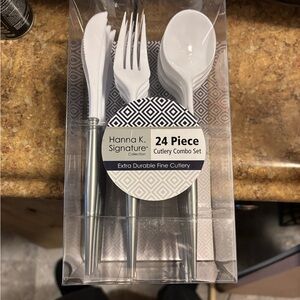 White and Silver Cutlery Set